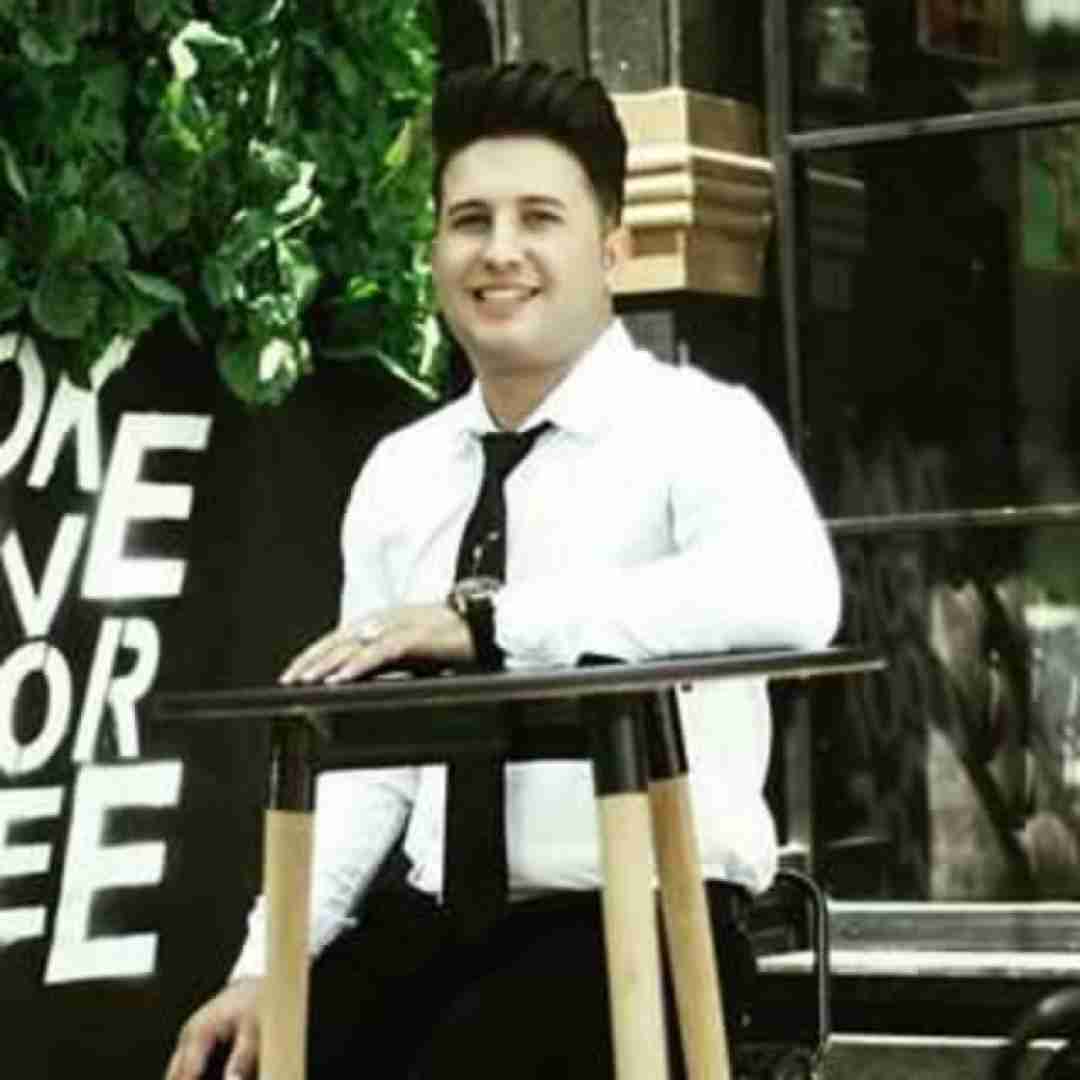 علی احمدیانی  رو چشات قفلم مرگ تو ندزد ازم حس تو