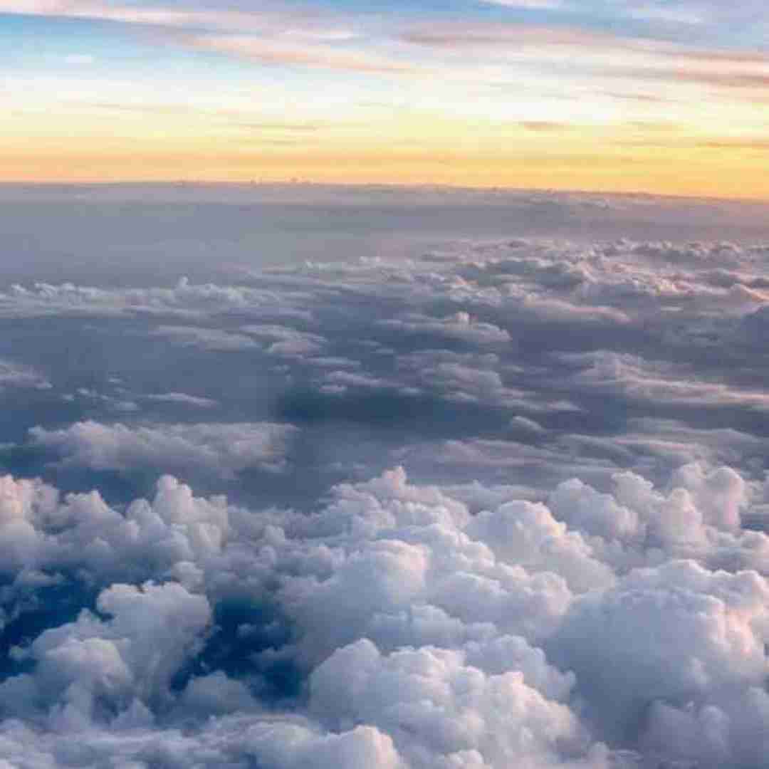  هنوزم وقتی میخندی دلم از شادی میلرزه