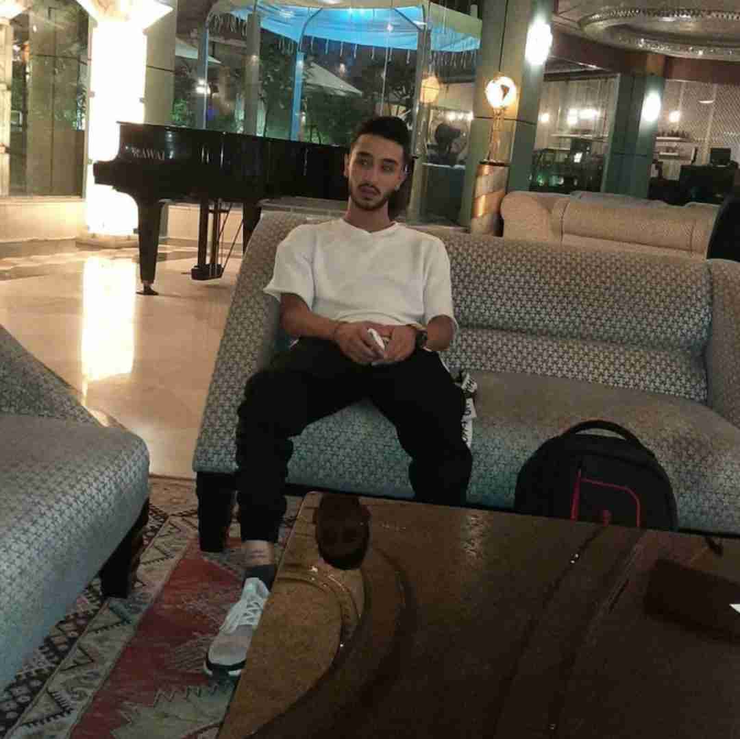 مستر کیارش اینا همه عادته عشق نیست نبودنت سخته