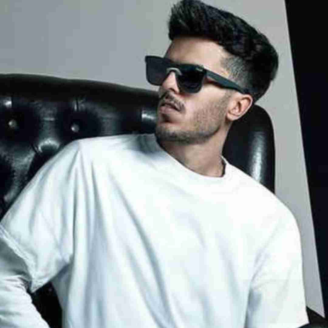 مهریار تو باشی و منو یه ساحل بشینم باهام تا چهار صبح