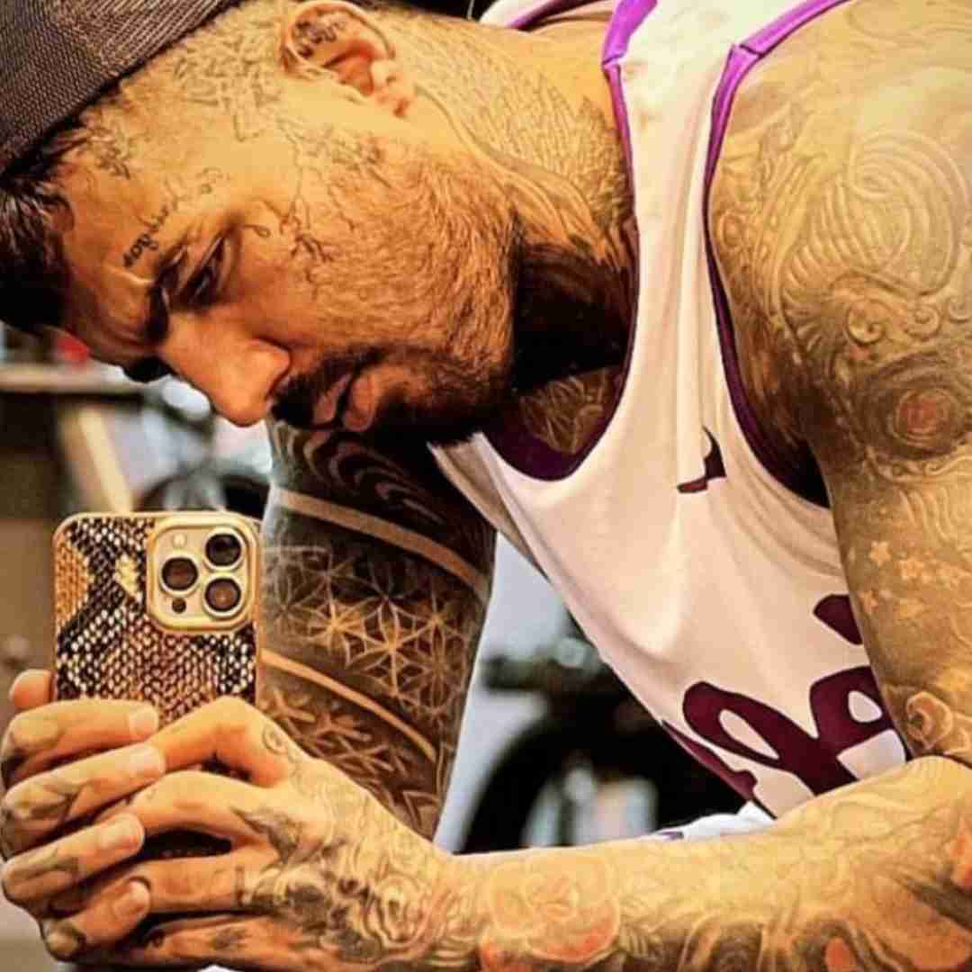 مهدیار این همه تو گفتی الان من حرف میزنم