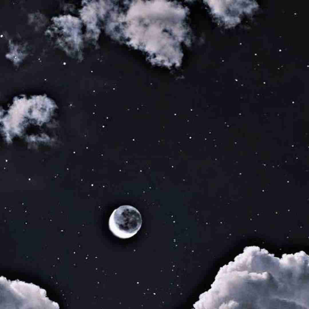 عکس میذاری با لباسای مشکی تیره