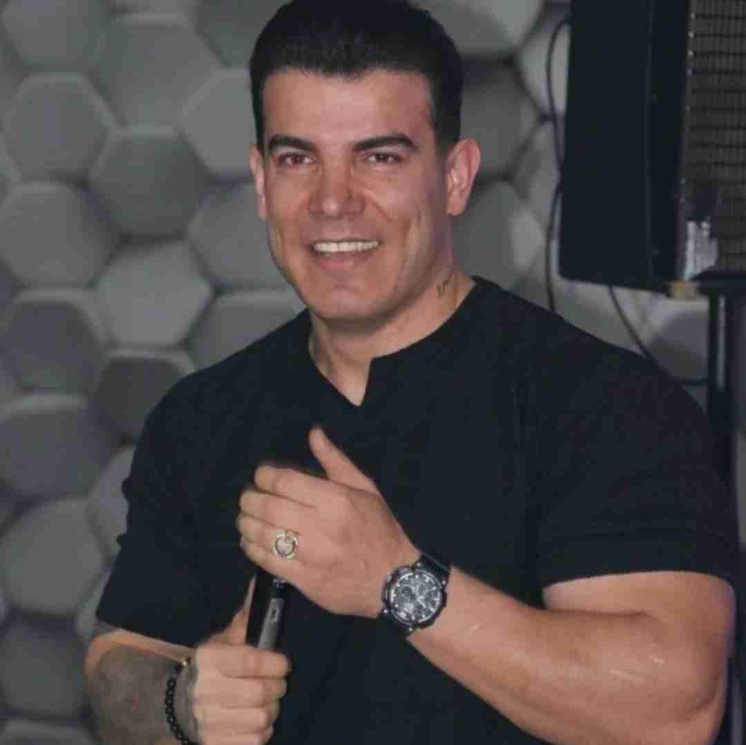 فرهاد فرهادی ایمه بری سارقیم اه گیون وژمان فارقیم