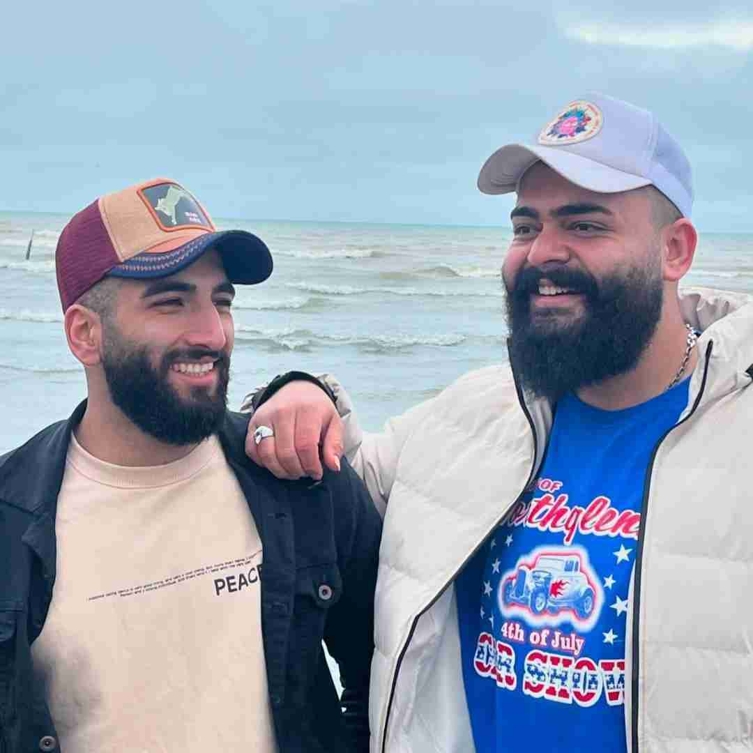 علیراد اخم نکن که میریزم بهم برام مهم نی