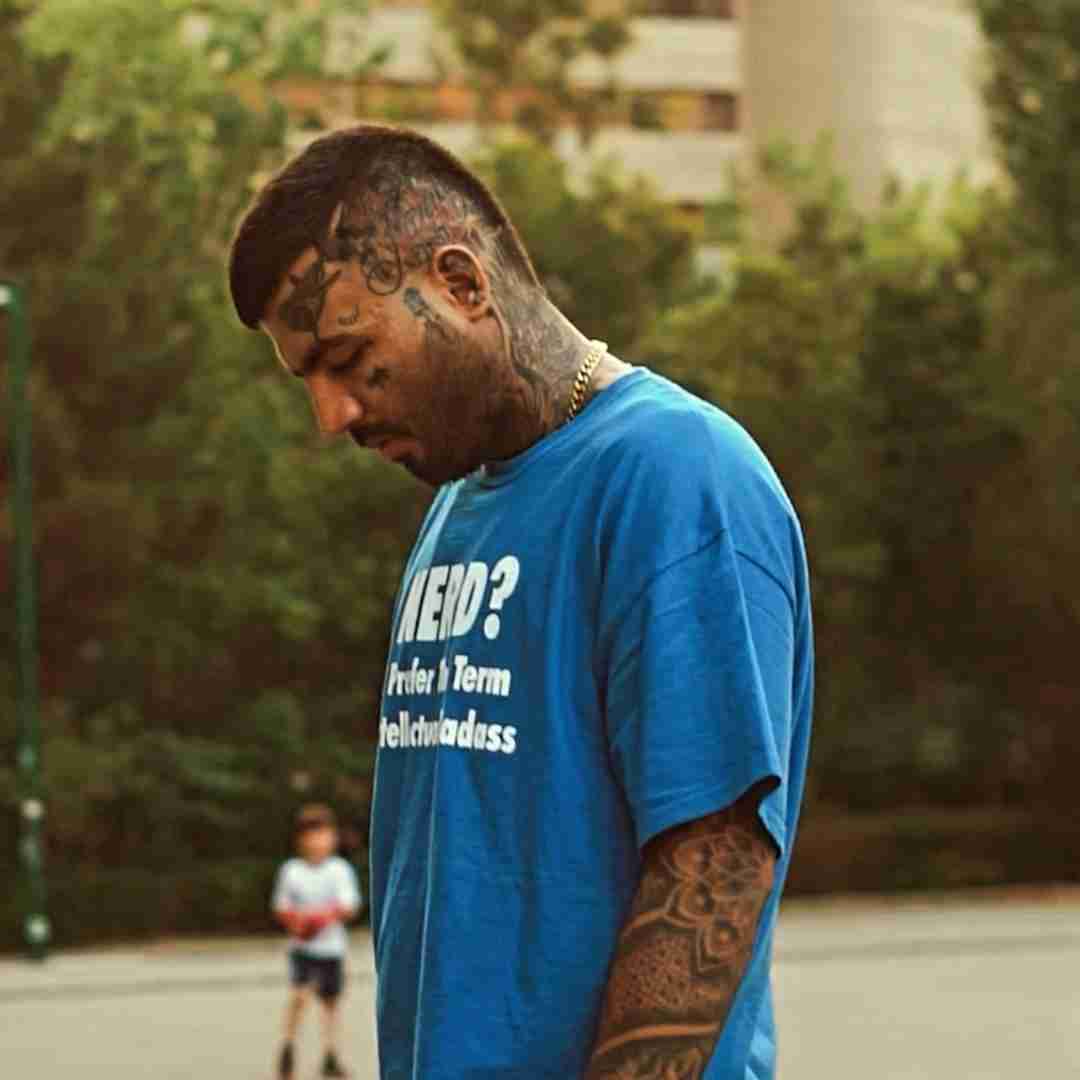 مهدیار مرد تنها