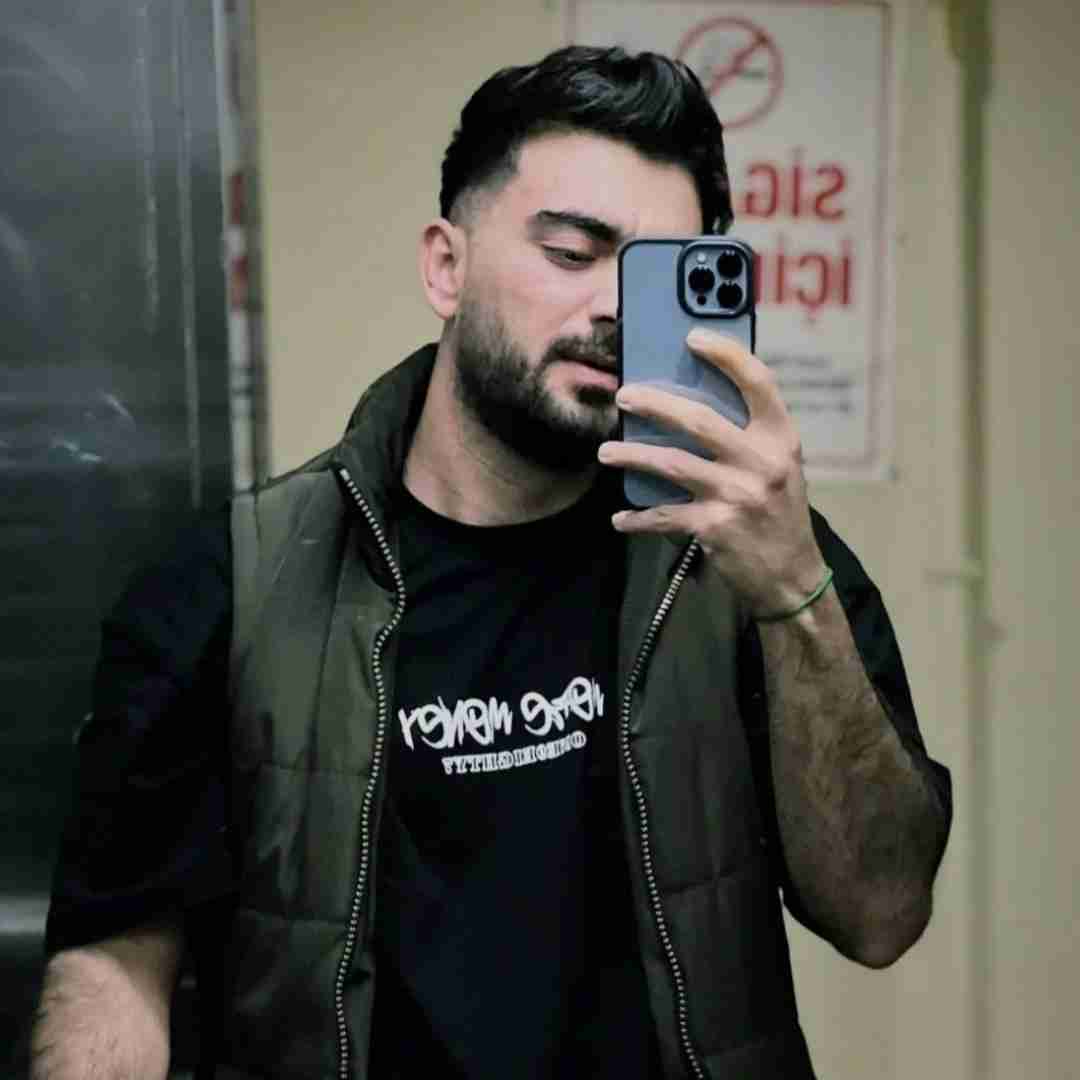 رامین تجنگی غریبه