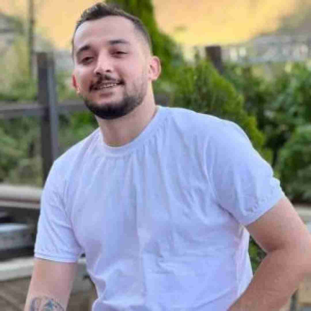 هومن آدینه نفس حالم نفس به بلا چاره ای دردم