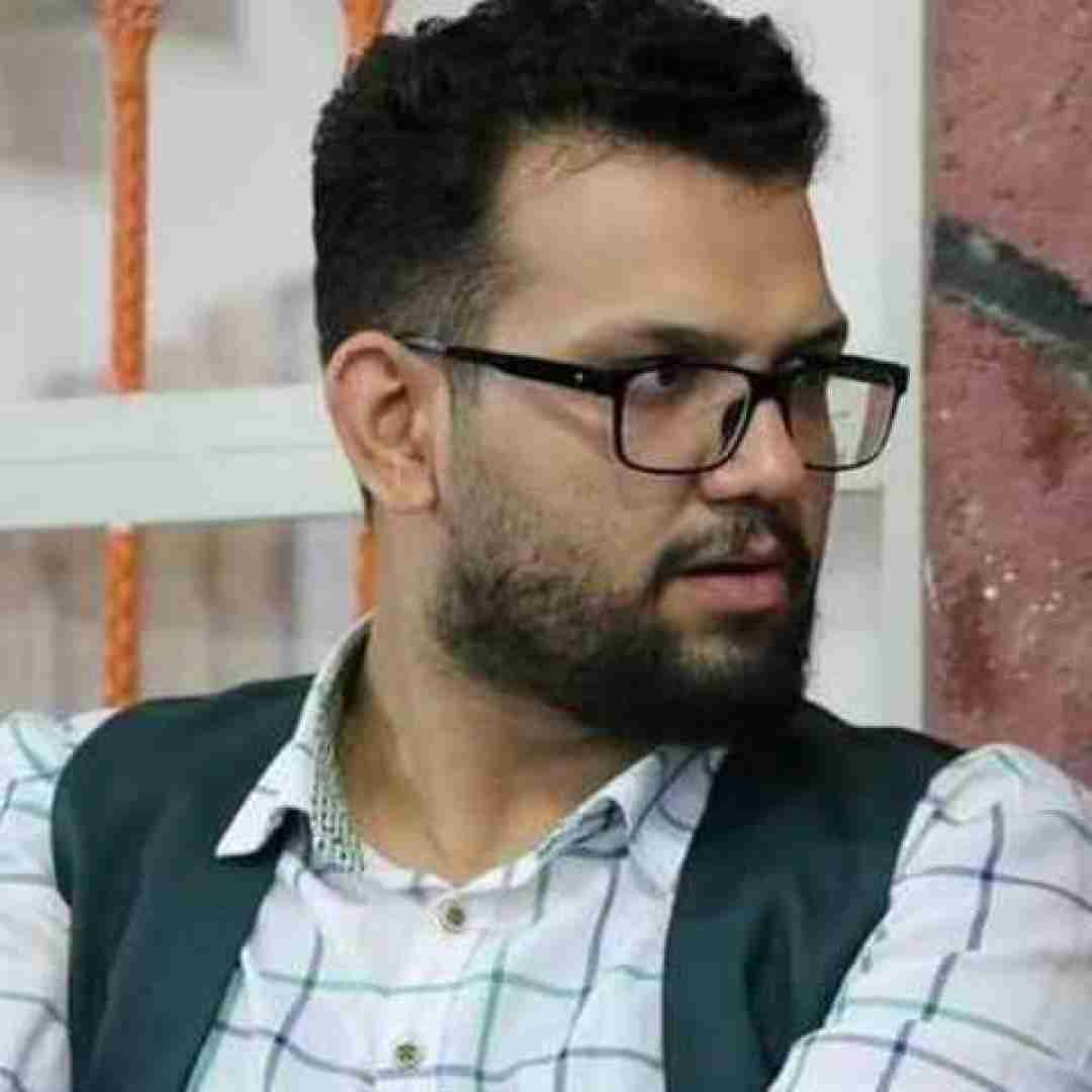 علیرضا اسفندیاری در به‌ درم‌ آی‌ قارداش