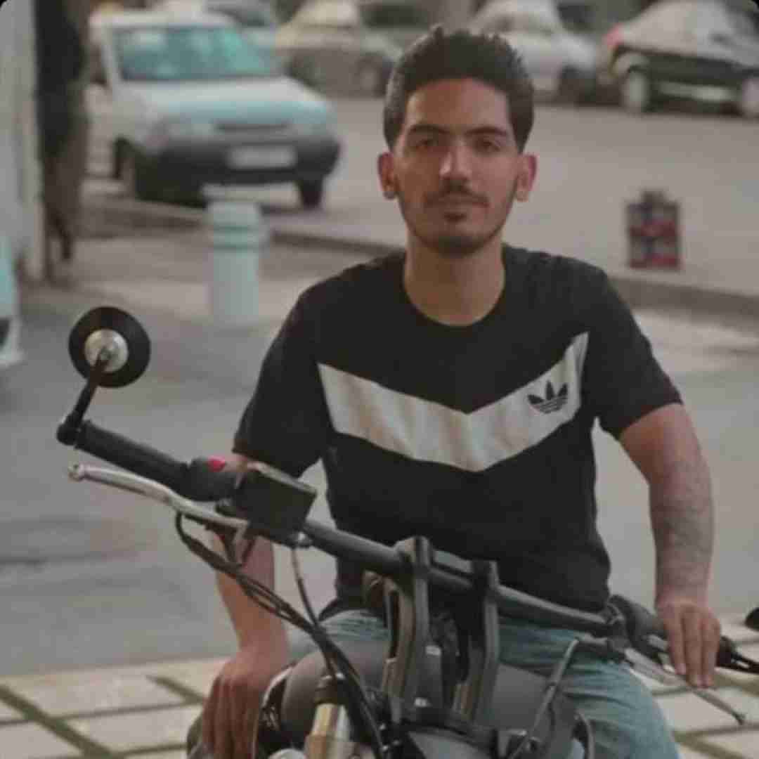 علی برات اینجا کله ها دنگ دنگ میکنه همه رد دعوا میگردن