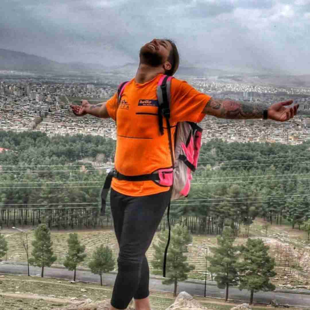 مشتاق دلوجیان بهت فک مکنم قلب درد میگیرم