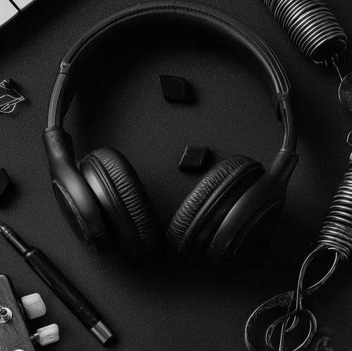 بغلم کن رسیده وقت پرواز منو بغلم کن عین کسی