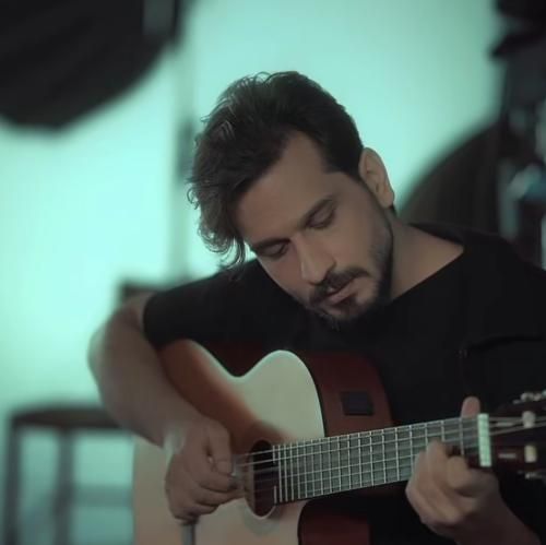 دانلود آهنگ برام لالایی میخونه صداش تو کوچه از شاهین راستین