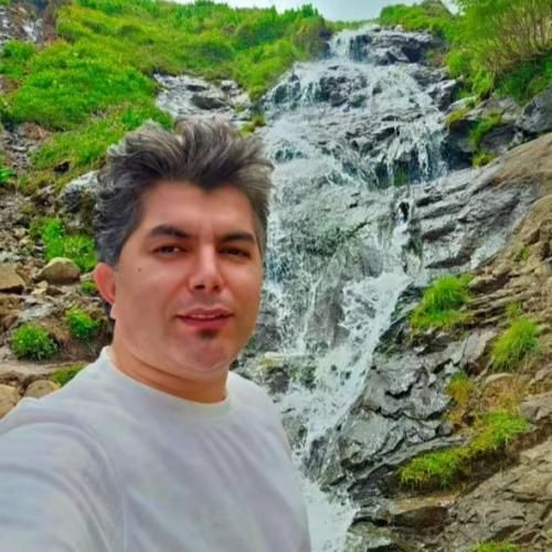 دانلود آهنگ باغبان آغلار حالوما از علی رزاقی